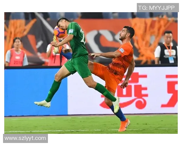 国安与鲁能激战正酣解说员激情四溢为你呈现精彩瞬间